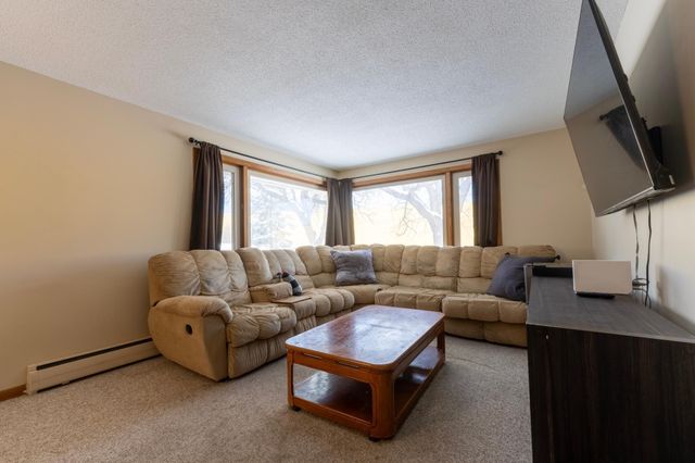 1803 10th Street NW, New Brighton, MN 55112