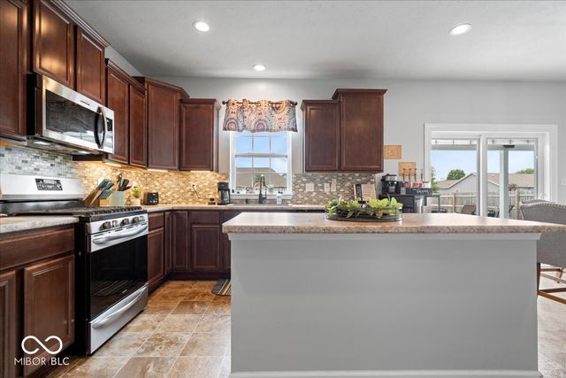 8198 Kilborn Way, Avon, IN 46123