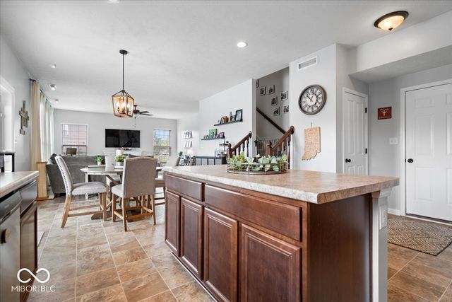 8198 Kilborn Way, Avon, IN 46123