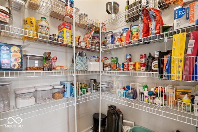 8198 Kilborn Way, Avon, IN 46123