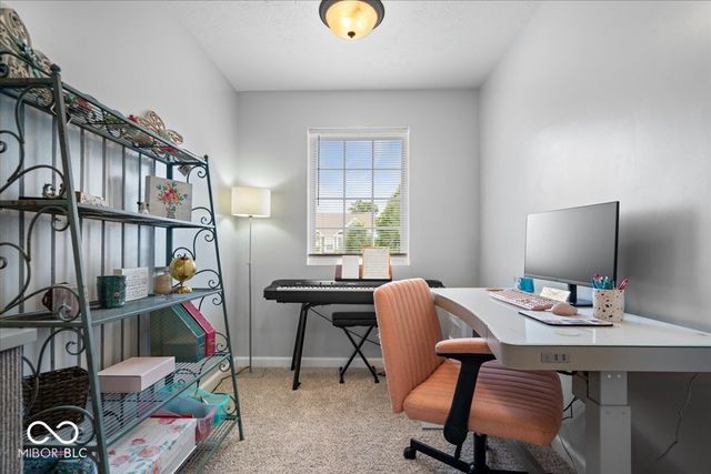 8198 Kilborn Way, Avon, IN 46123