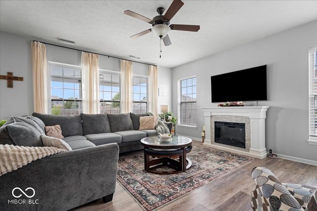 8198 Kilborn Way, Avon, IN 46123