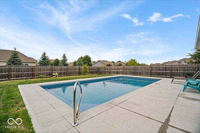 8198 Kilborn Way, Avon, IN 46123