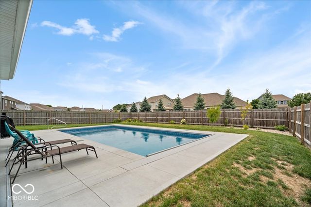 8198 Kilborn Way, Avon, IN 46123