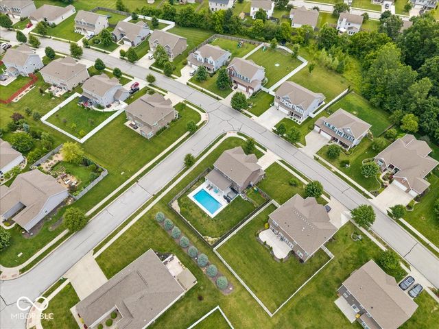 8198 Kilborn Way, Avon, IN 46123