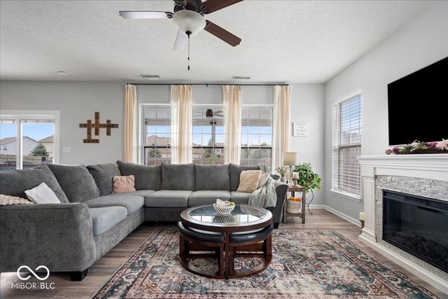 8198 Kilborn Way, Avon, IN 46123