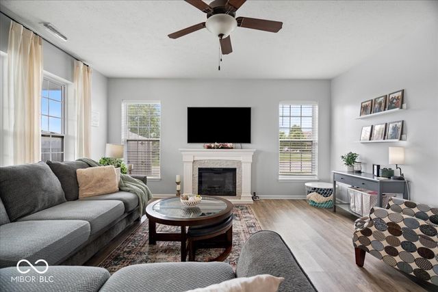 8198 Kilborn Way, Avon, IN 46123