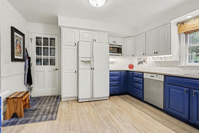 1029 Dobbin Drive, Kalamazoo, MI 49006