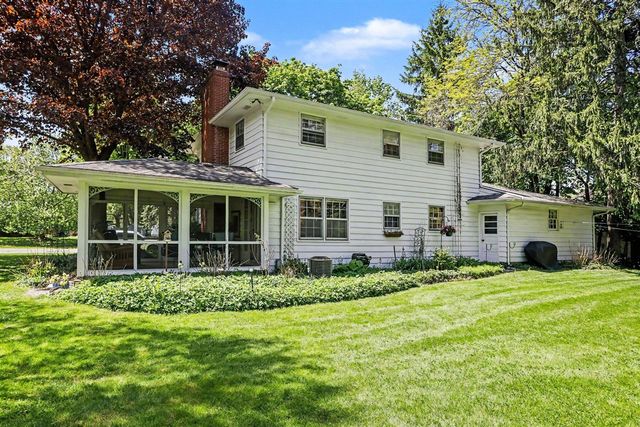 1029 Dobbin Drive, Kalamazoo, MI 49006