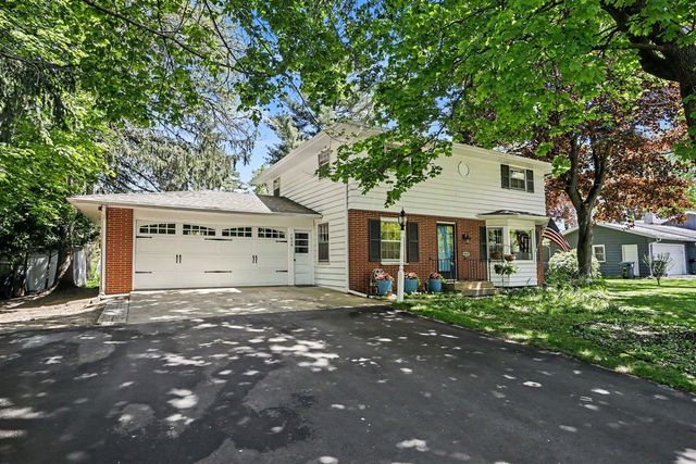 1029 Dobbin Drive, Kalamazoo, MI 49006