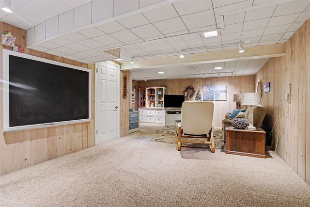 1029 Dobbin Drive, Kalamazoo, MI 49006