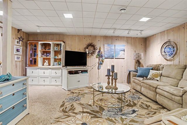 1029 Dobbin Drive, Kalamazoo, MI 49006