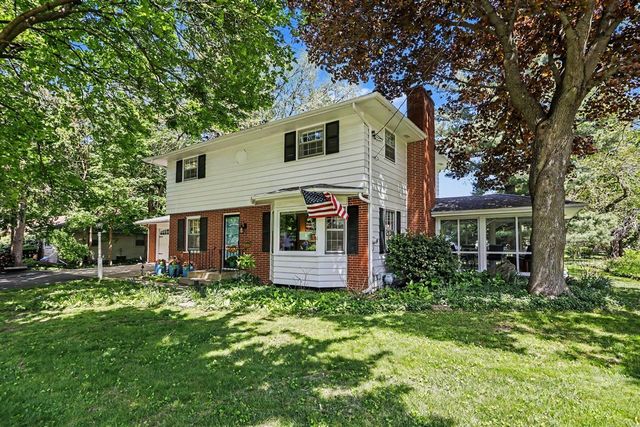 1029 Dobbin Drive, Kalamazoo, MI 49006