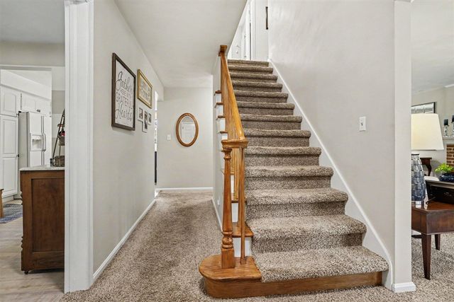 1029 Dobbin Drive, Kalamazoo, MI 49006