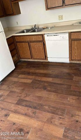 2838 E LE MARCHE Avenue, Phoenix, AZ 85032