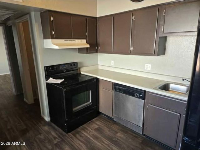 2838 E LE MARCHE Avenue, Phoenix, AZ 85032