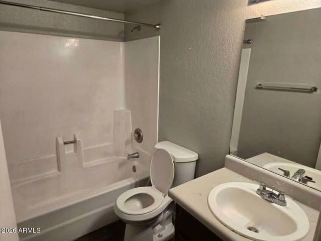 2838 E LE MARCHE Avenue, Phoenix, AZ 85032