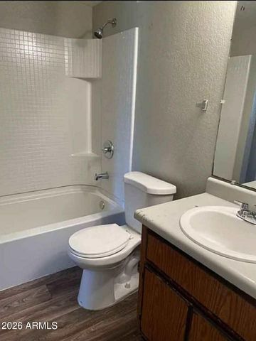 2838 E LE MARCHE Avenue, Phoenix, AZ 85032