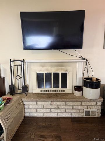 374 Woodworth Street, Marine City, MI 48039