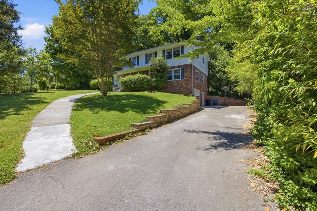 1311 Brockton Drive, Signal Mountain, TN 37377