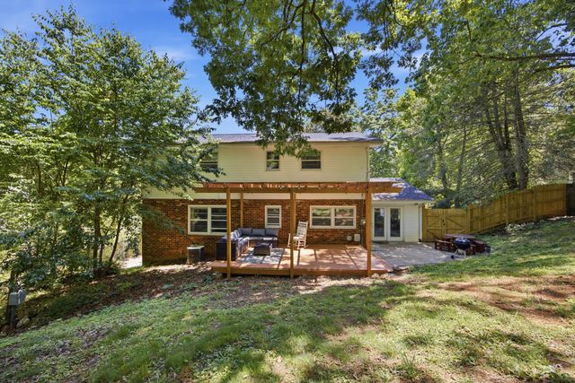1311 Brockton Drive, Signal Mountain, TN 37377
