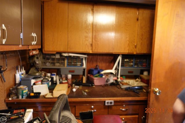 28413 RUEHLE Street, St Clair Shores, MI 48081