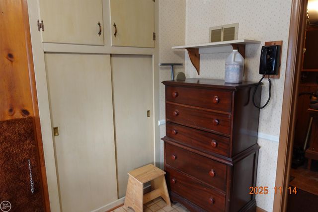 28413 RUEHLE Street, St Clair Shores, MI 48081