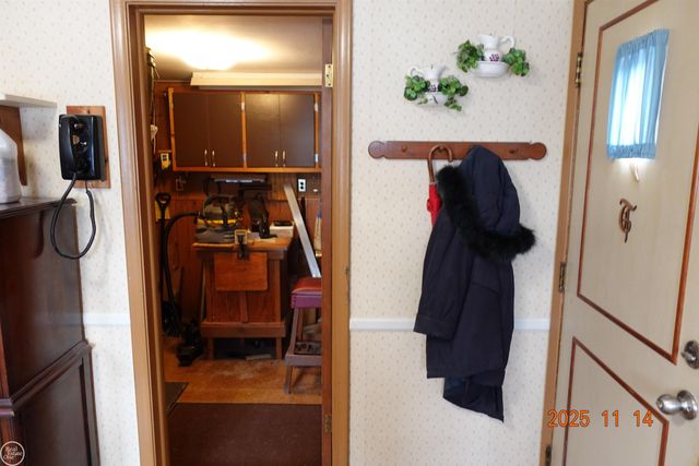 28413 RUEHLE Street, St Clair Shores, MI 48081