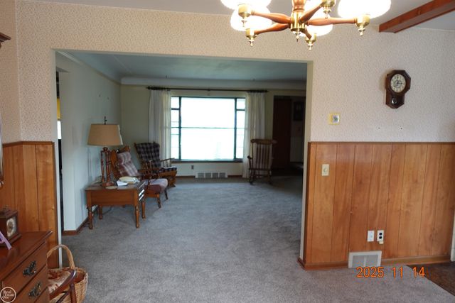 28413 RUEHLE Street, St Clair Shores, MI 48081