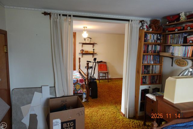 28413 RUEHLE Street, St Clair Shores, MI 48081