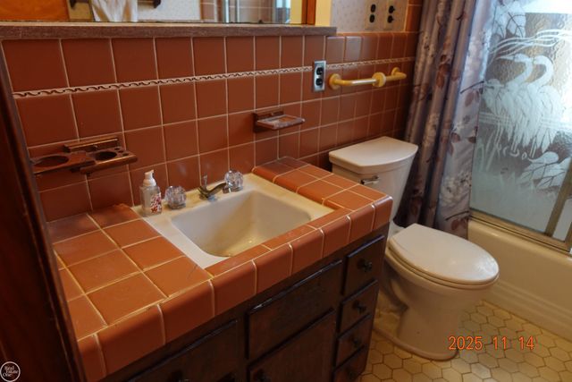 28413 RUEHLE Street, St Clair Shores, MI 48081