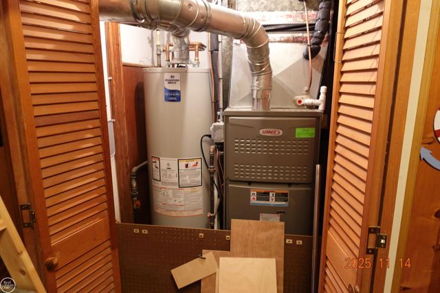 28413 RUEHLE Street, St Clair Shores, MI 48081