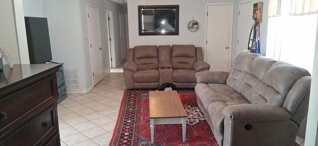 1518 80th Street NW, Grove, OK 74344