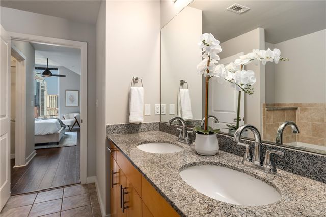 360 Nueces ST 1805, Austin, TX 78701