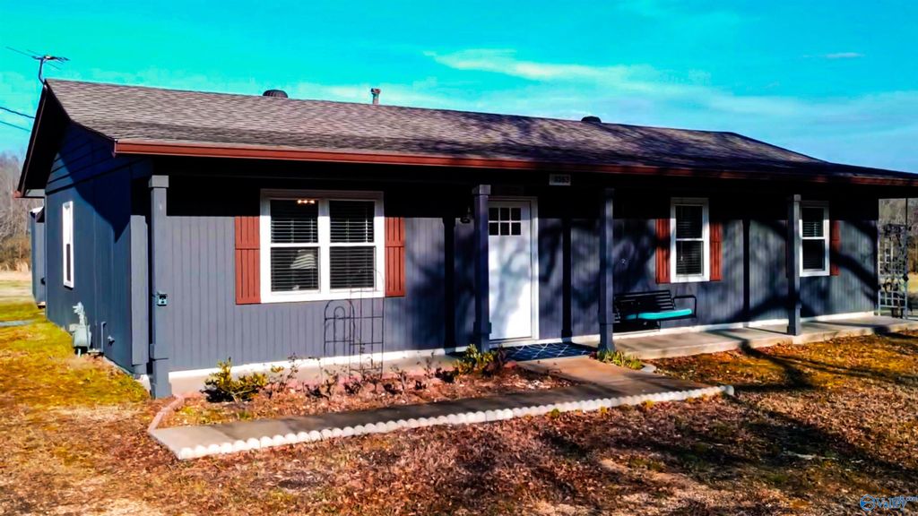 3363 Crews Road County Highway 49, Sulligent, AL 35586