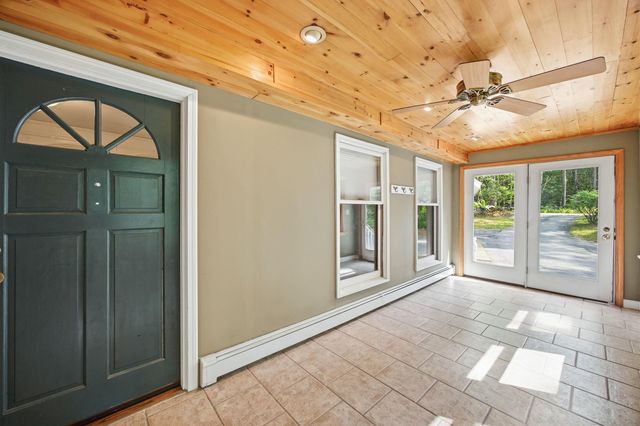 135 Lower Straw Road, Hopkinton, NH 03229