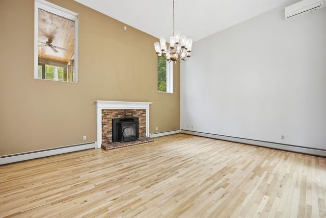 135 Lower Straw Road, Hopkinton, NH 03229