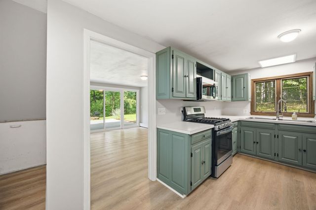 135 Lower Straw Road, Hopkinton, NH 03229