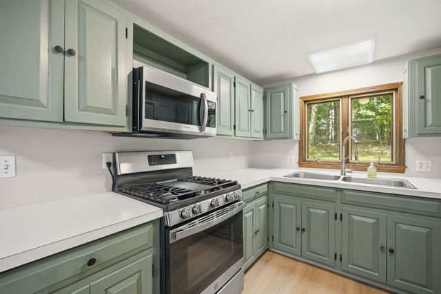 135 Lower Straw Road, Hopkinton, NH 03229