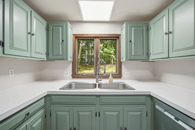 135 Lower Straw Road, Hopkinton, NH 03229