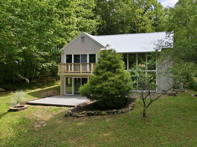 135 Lower Straw Road, Hopkinton, NH 03229
