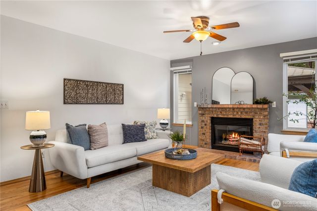 1000 NE Mount Ellinor Court, Poulsbo, WA 98370