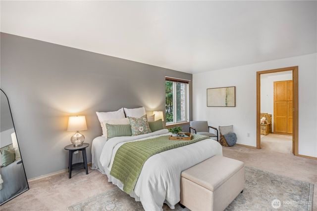 1000 NE Mount Ellinor Court, Poulsbo, WA 98370