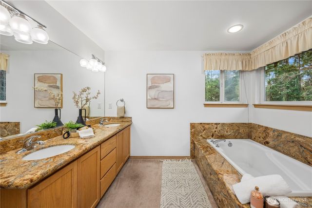 1000 NE Mount Ellinor Court, Poulsbo, WA 98370