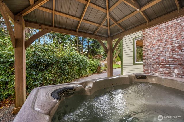 1000 NE Mount Ellinor Court, Poulsbo, WA 98370