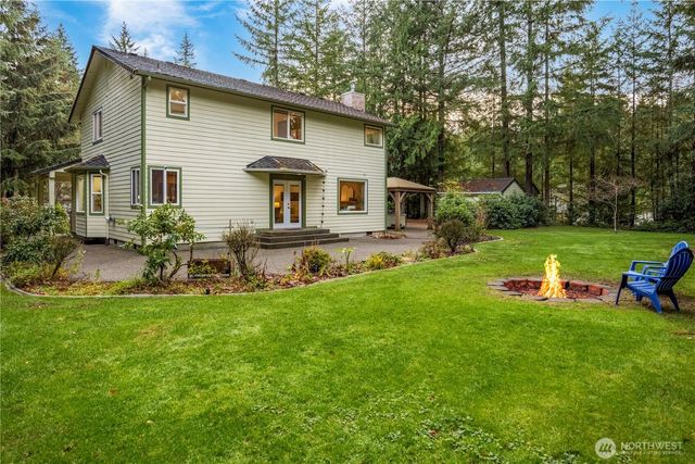 1000 NE Mount Ellinor Court, Poulsbo, WA 98370