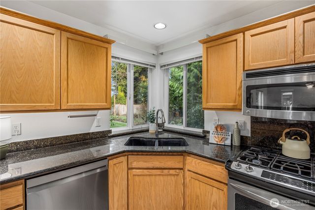 1000 NE Mount Ellinor Court, Poulsbo, WA 98370