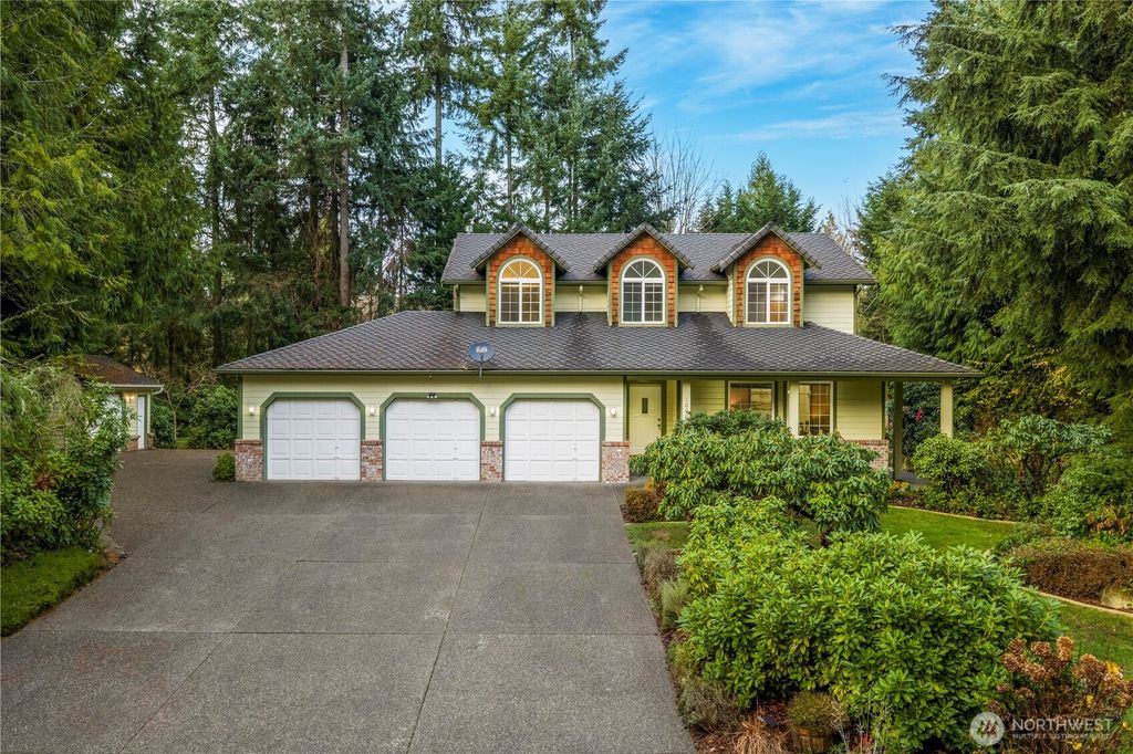 1000 NE Mount Ellinor Court, Poulsbo, WA 98370