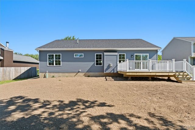6380 Finish Line Trail, Cicero, NY 13029