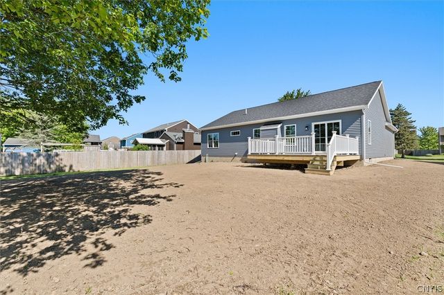 6380 Finish Line Trail, Cicero, NY 13029